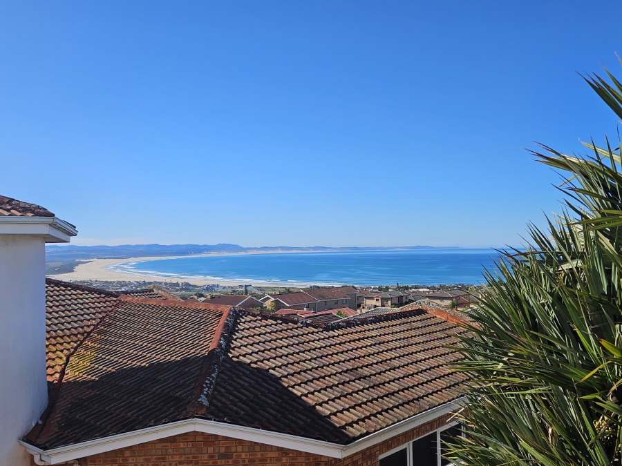 5 Bedroom Property for Sale in Wavecrest Eastern Cape